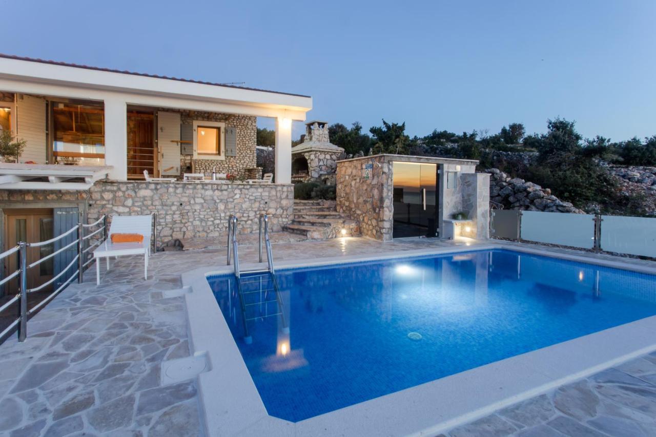 Villa, Stone House With Swimming Pool & Sauna, Beach, Севид Екстериор снимка