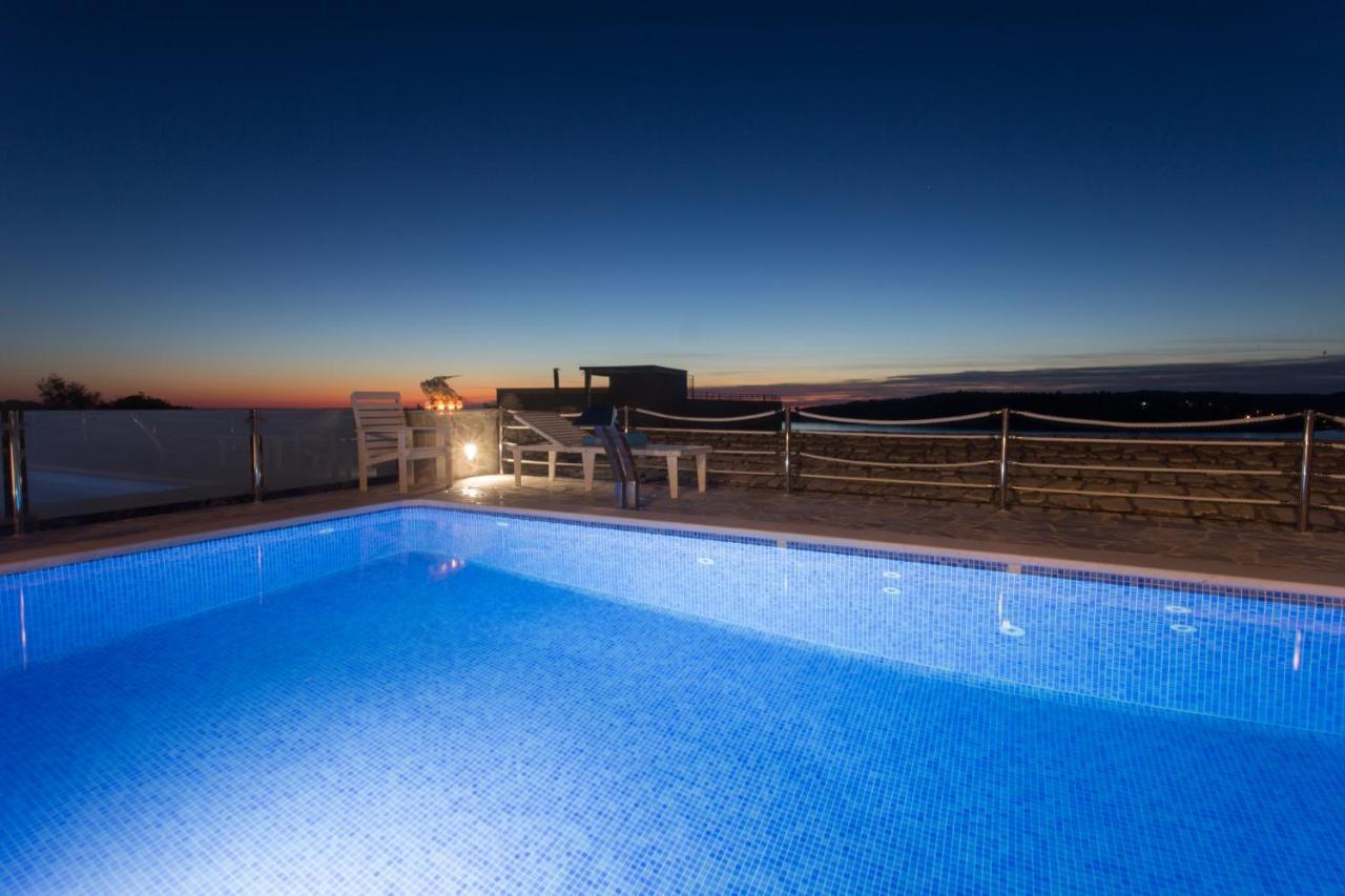 Villa, Stone House With Swimming Pool & Sauna, Beach, Севид Екстериор снимка
