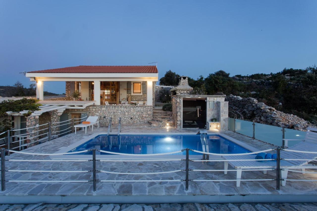 Villa, Stone House With Swimming Pool & Sauna, Beach, Севид Екстериор снимка