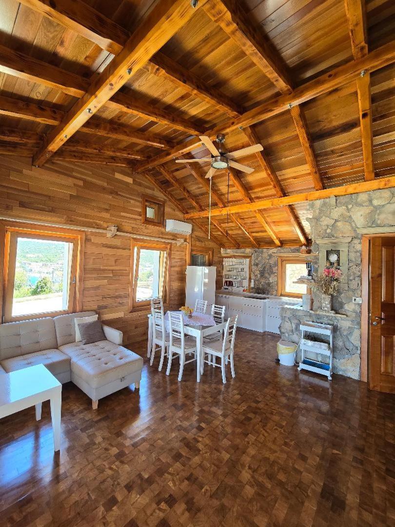 Villa, Stone House With Swimming Pool & Sauna, Beach, Севид Екстериор снимка